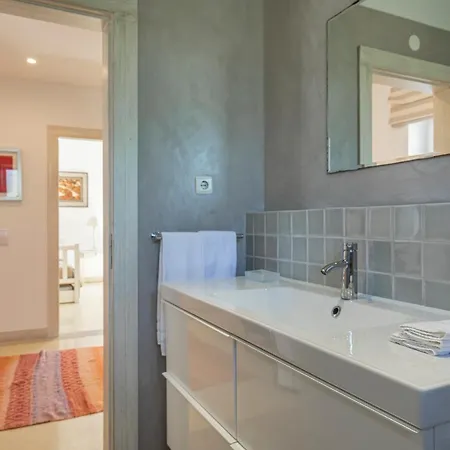 Luxury Beachfront Apartamento *