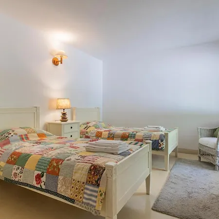 Luxury Beachfront * Colares