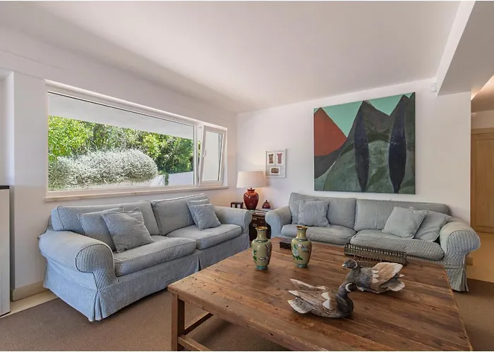 Luxury Beachfront Apartament *