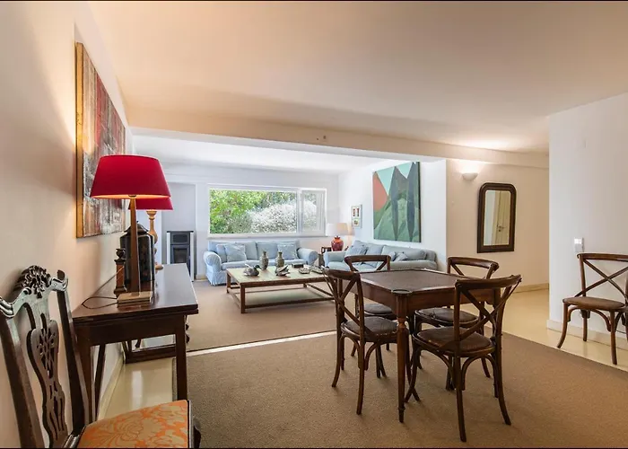 Luxury Beachfront Apartament *