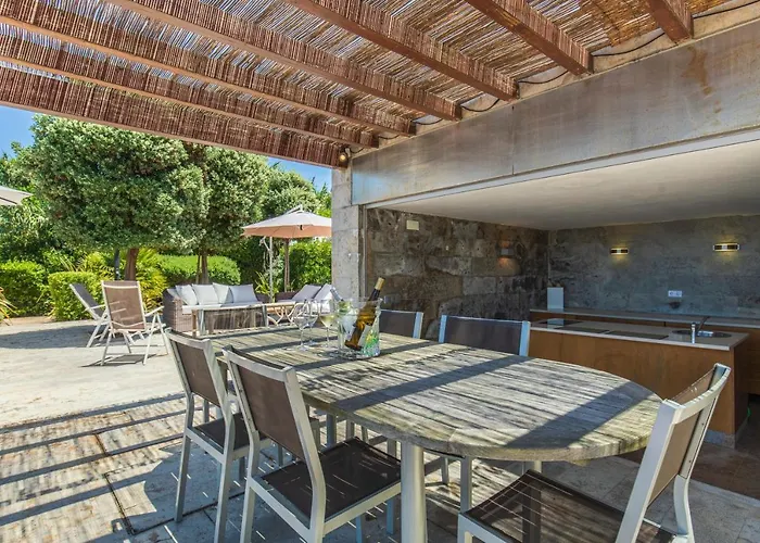 Luxury Beachfront Apartament *